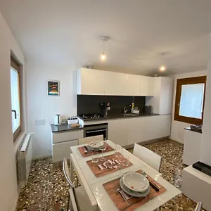 ca-berto-apartment.hotelslidodijesolo.com/