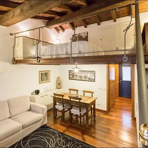 Cairoli Apartment Milan